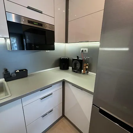 Lelle Apartment *