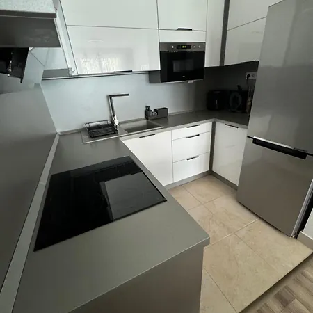 Lelle Apartment *